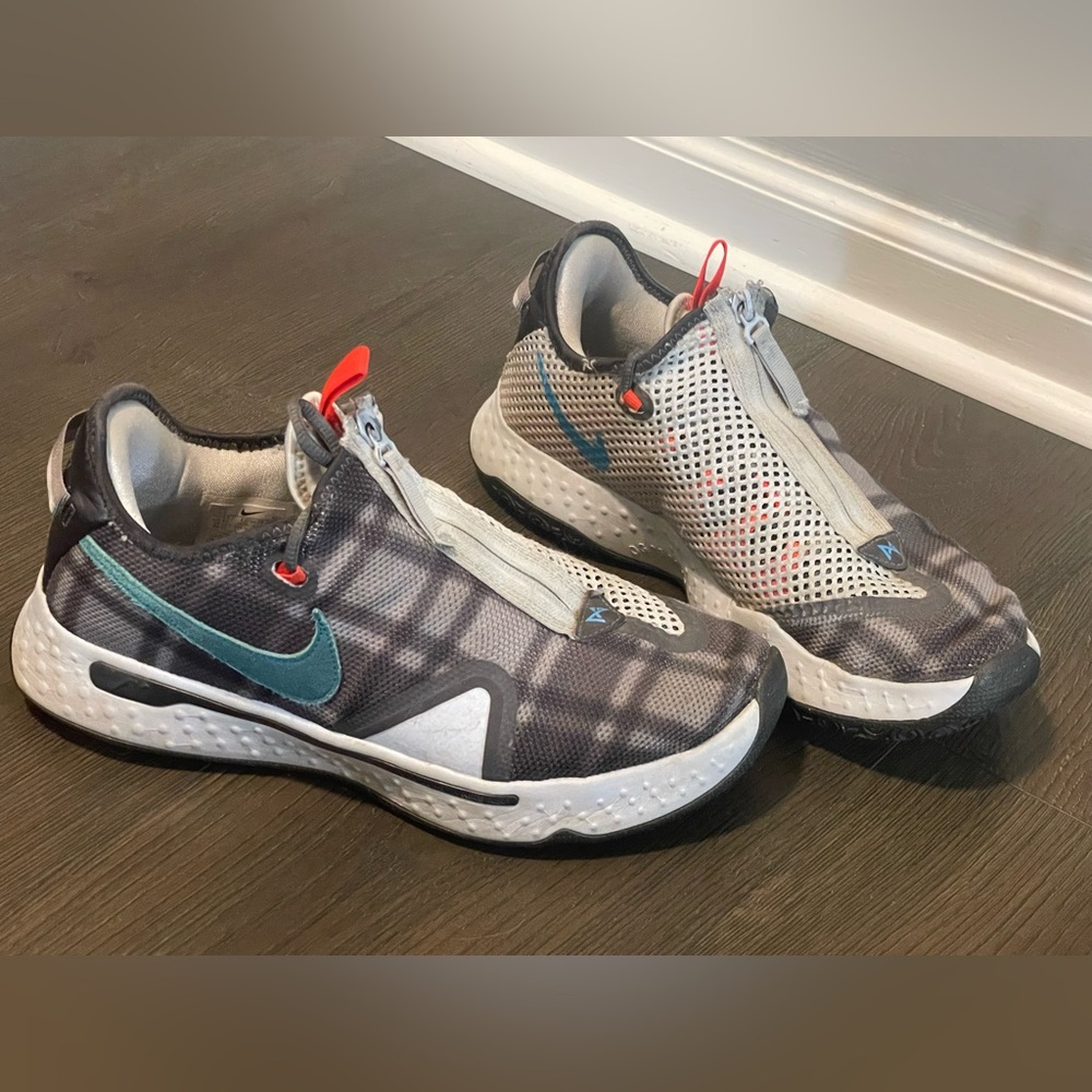 Nike Men’s Shoes size 9.5